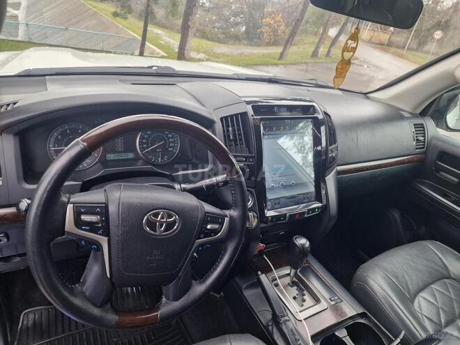 Toyota Land Cruiser 2011, 296,000 km - 4.0 l - Quba