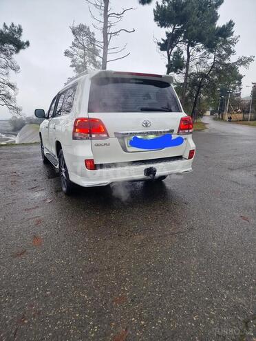 Toyota Land Cruiser 2011, 296,000 km - 4.0 l - Quba