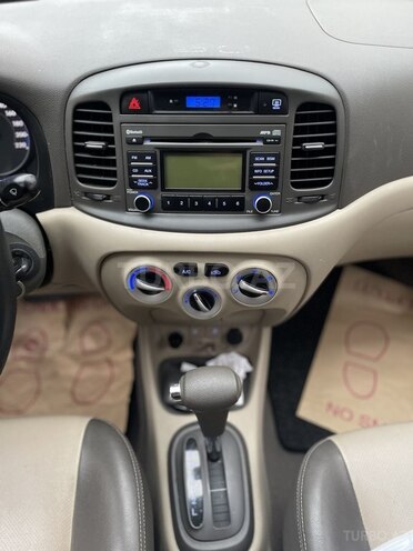 Hyundai Accent 2009, 130,000 km - 1.4 l - Bakı