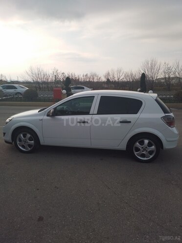 Opel Astra 2009, 193,000 km - 1.4 л - Bakı