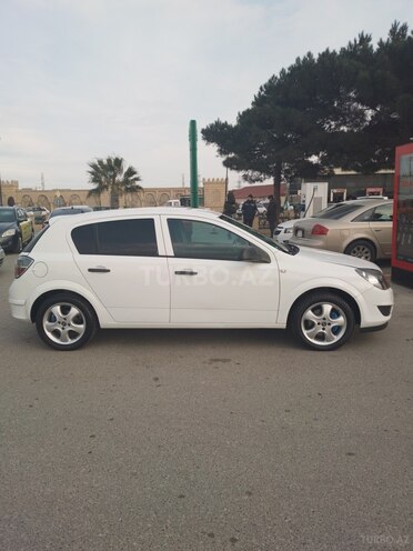 Opel Astra 2009, 193,000 km - 1.4 л - Bakı