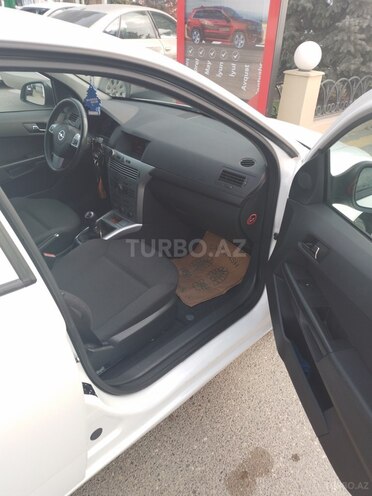 Opel Astra 2009, 193,000 km - 1.4 л - Bakı