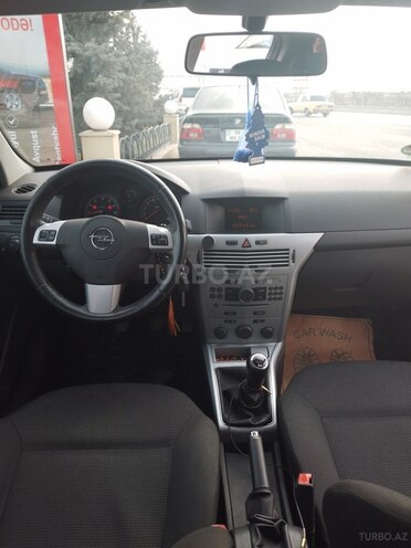 Opel Astra 2009, 193,000 km - 1.4 л - Bakı