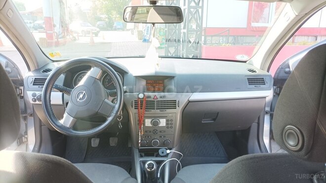 Opel Astra 2005, 265,000 km - 1.4 л - Qazax