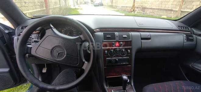Mercedes E 230 1997, 356,323 km - 2.3 l - Bakı