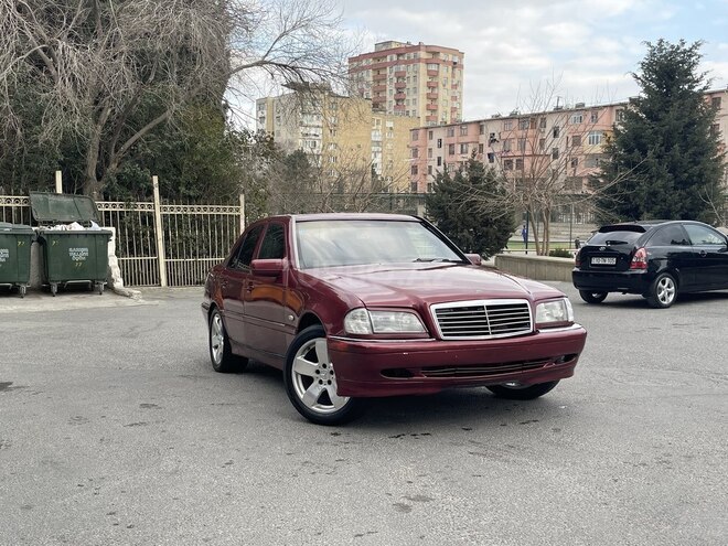 Mercedes C 220 1997, 180,000 km - 2.2 l - Bakı