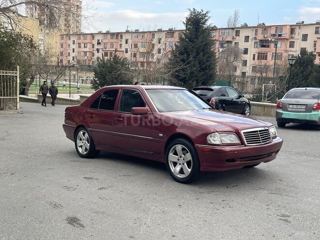 Mercedes C 220 1997, 180,000 km - 2.2 l - Bakı