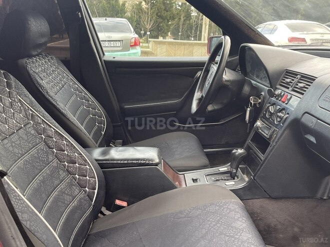Mercedes C 220 1997, 180,000 km - 2.2 l - Bakı