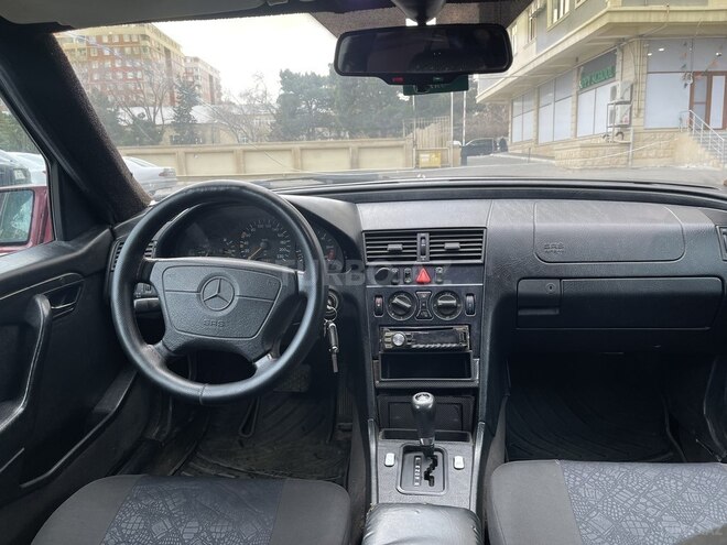 Mercedes C 220 1997, 180,000 km - 2.2 l - Bakı