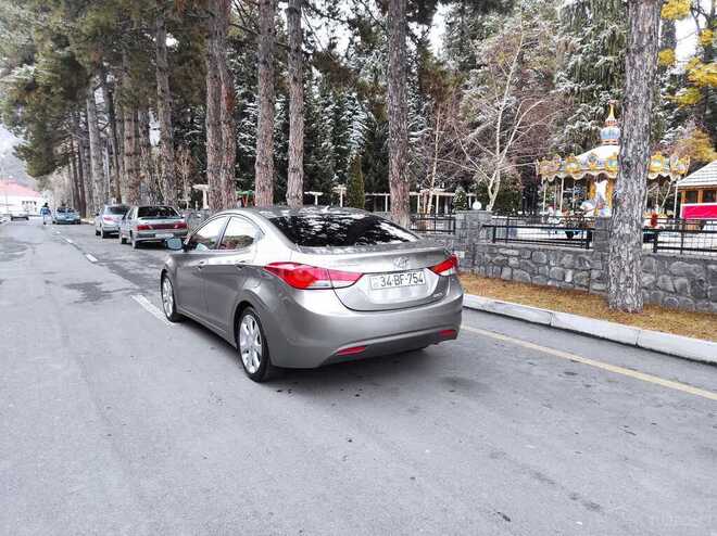 Hyundai Elantra 2013, 111,525 km - 1.8 l - Qax