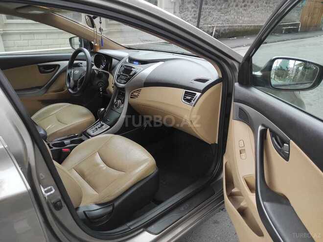 Hyundai Elantra 2013, 111,525 km - 1.8 l - Qax