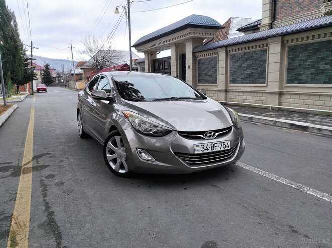 Hyundai Elantra 2013, 111,525 km - 1.8 l - Qax