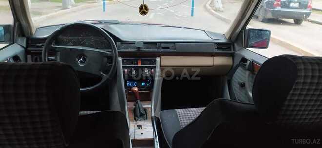 Mercedes E 200 1990, 210,000 km - 2.0 l - Sumqayıt