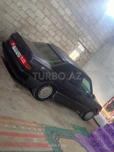 Mercedes 190 1990, 250,000 km - 2.0 l - Quba