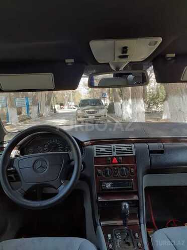 Mercedes E 230 1996, 417,000 km - 2.3 l - Bakı