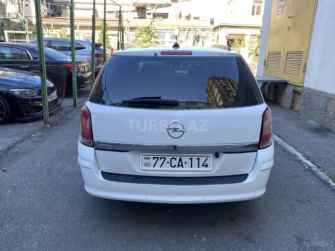 Opel Astra 2009, 205,000 km - 1.4 л - Bakı