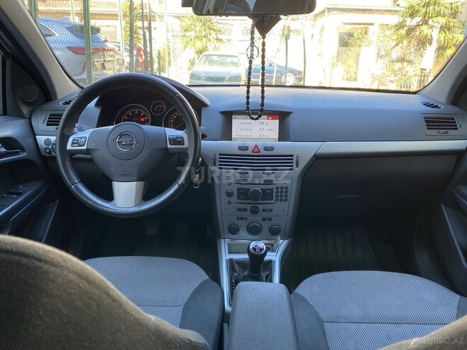 Opel Astra 2009, 205,000 km - 1.4 л - Bakı