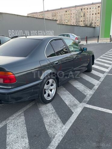 BMW 528 1996, 300,000 km - 2.8 л - Sumqayıt