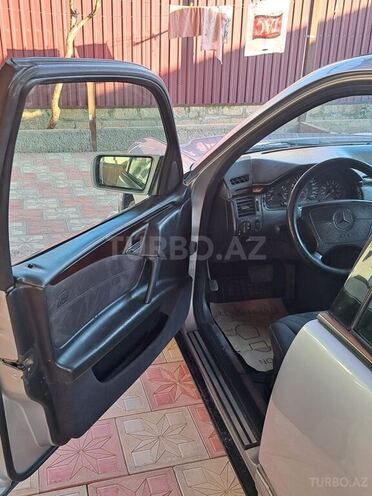 Mercedes E 230 1996, 223,114 km - 2.3 l - Cəlilabad