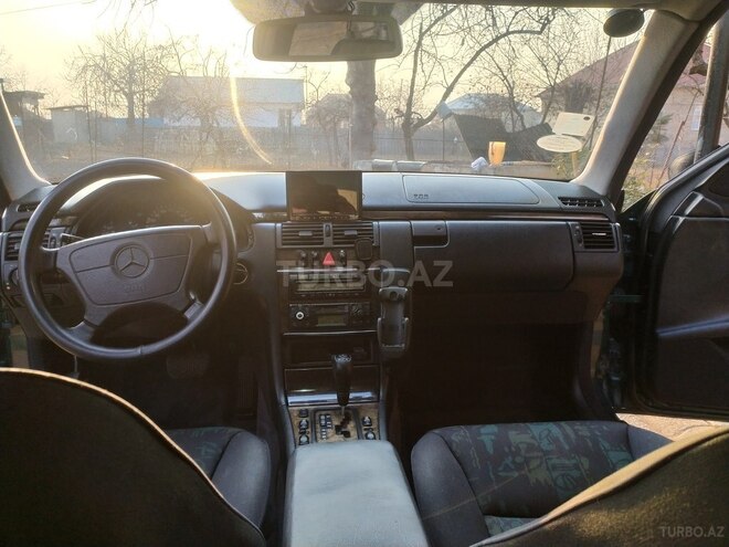 Mercedes E 240 1998, 360,000 km - 2.4 л - Zaqatala