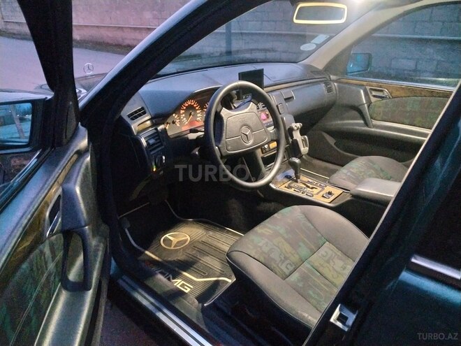 Mercedes E 240 1998, 360,000 km - 2.4 л - Zaqatala