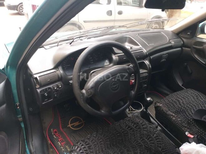 Opel Vectra 1996, 280,000 km - 1.6 l - Bakı