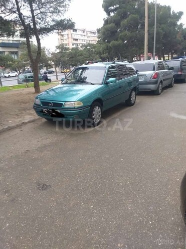 Opel Vectra 1996, 280,000 km - 1.6 l - Bakı