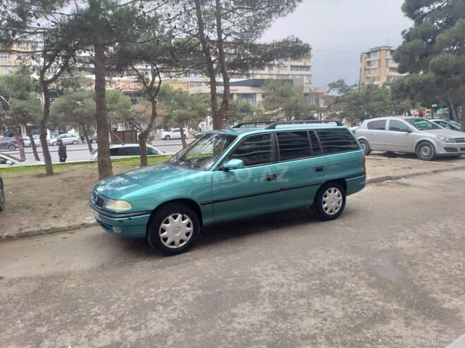 Opel Vectra 1996, 280,000 km - 1.6 l - Bakı