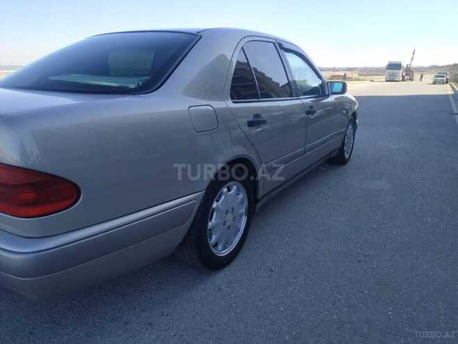 Mercedes E 200 1998, 260,000 km - 2.0 л - Sumqayıt
