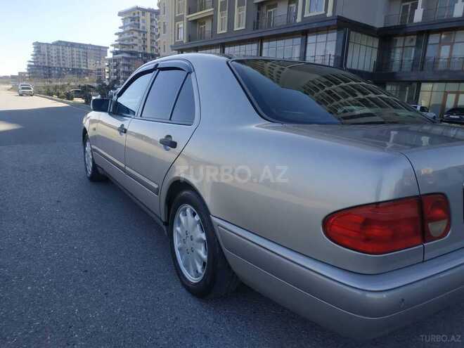 Mercedes E 200 1998, 260,000 km - 2.0 л - Sumqayıt