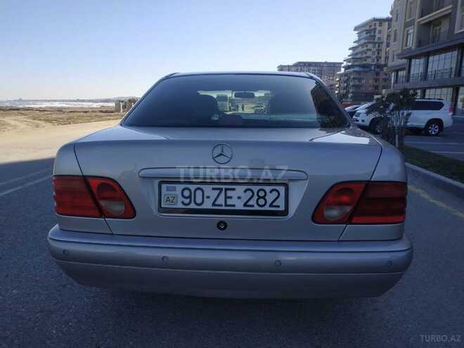 Mercedes E 200 1998, 260,000 km - 2.0 л - Sumqayıt