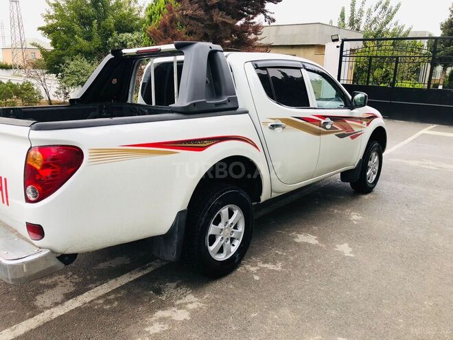 Mitsubishi L200 2014, 215,526 km - 2.5 l - Bakı