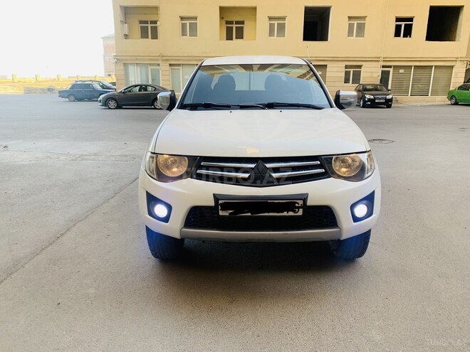 Mitsubishi L200 2014, 215,526 km - 2.5 l - Bakı