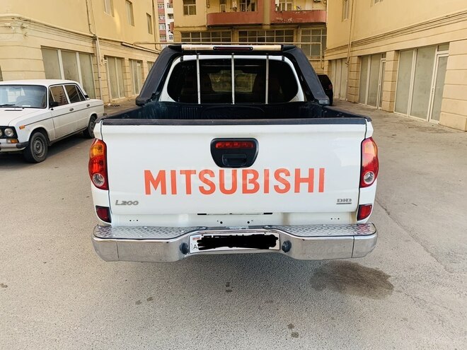 Mitsubishi L200 2014, 215,526 km - 2.5 l - Bakı
