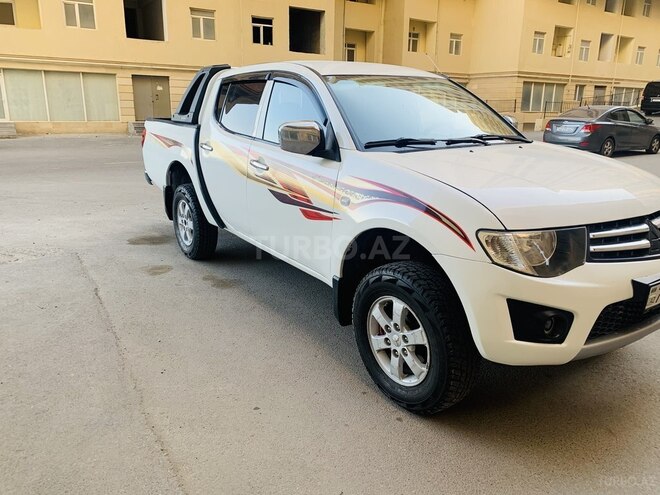 Mitsubishi L200 2014, 215,526 km - 2.5 l - Bakı