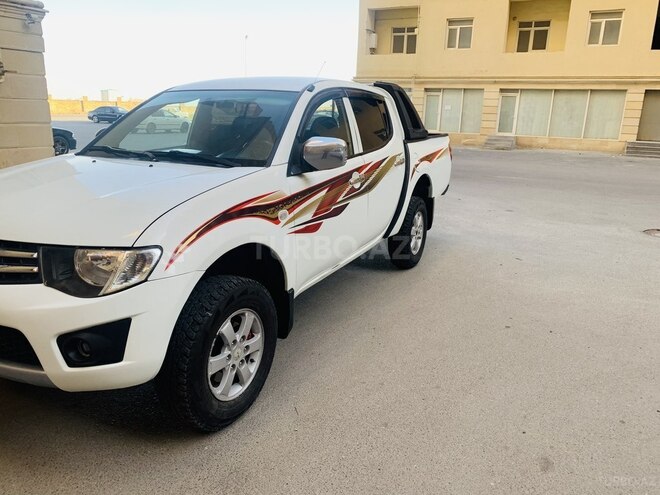 Mitsubishi L200 2014, 215,526 km - 2.5 l - Bakı