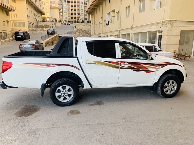 Mitsubishi L200 2014, 215,526 km - 2.5 l - Bakı