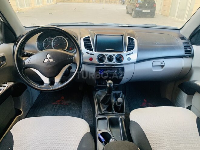 Mitsubishi L200 2014, 215,526 km - 2.5 l - Bakı
