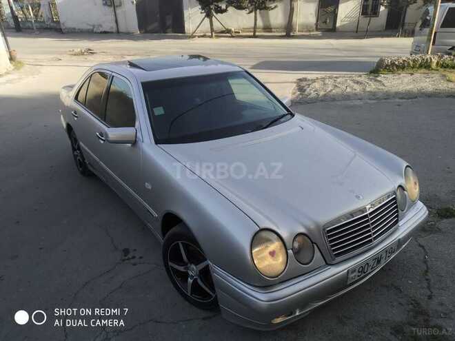 Mercedes E 240 1999, 260,000 km - 2.4 l - Bakı