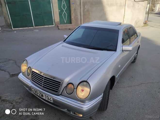 Mercedes E 240 1999, 260,000 km - 2.4 l - Bakı