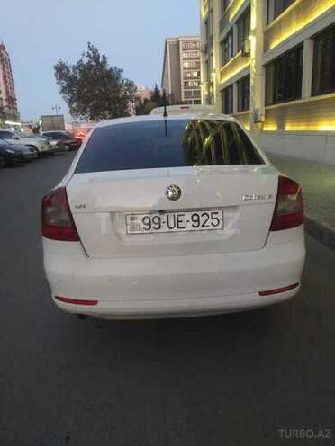Skoda Octavia 2011, 202,000 km - 1.6 л - Bakı