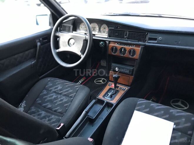 Mercedes 190 1991, 210,000 km - 2.0 l - Sabirabad