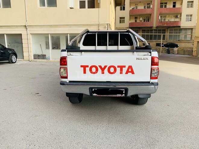 Toyota Hilux 2013, 184,226 km - 2.5 l - Bakı