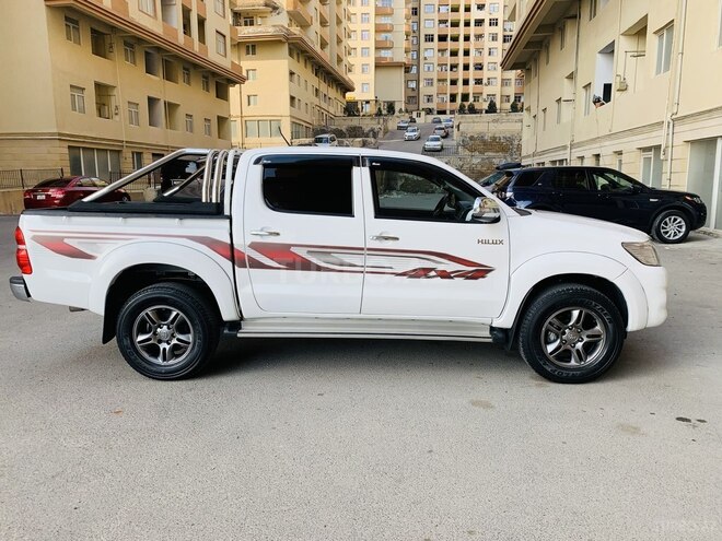 Toyota Hilux 2013, 184,226 km - 2.5 l - Bakı