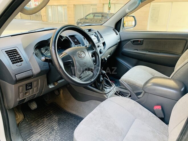 Toyota Hilux 2013, 184,226 km - 2.5 l - Bakı