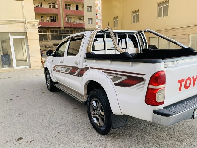 Toyota Hilux 2013, 184,226 km - 2.5 l - Bakı
