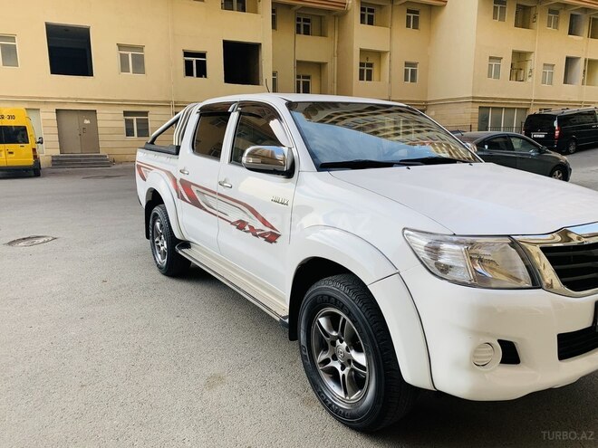 Toyota Hilux 2013, 184,226 km - 2.5 l - Bakı