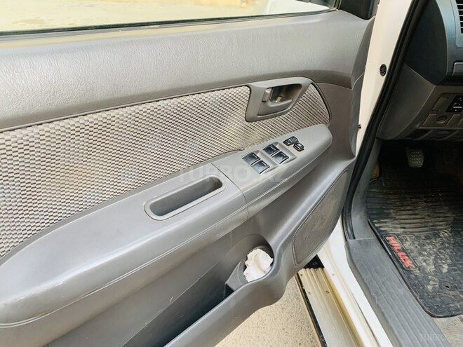 Toyota Hilux 2013, 184,226 km - 2.5 l - Bakı