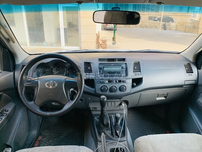 Toyota Hilux 2013, 184,226 km - 2.5 l - Bakı
