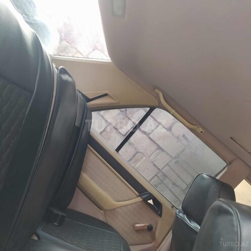 Mercedes E 250 1991, 555,555 km - 2.5 l - Masallı